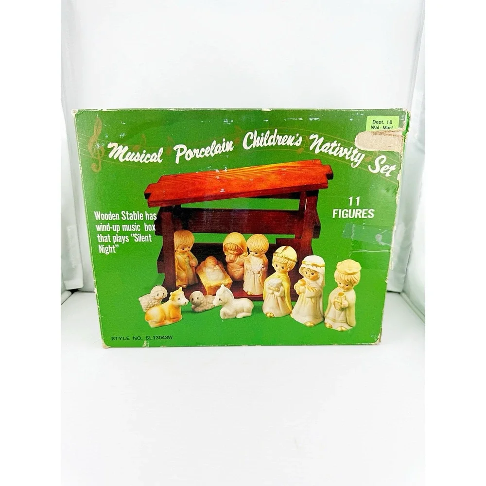 Vintage 1991 Porcelain Musical Christmas Trim Nativity Scene. Plays Silent Night